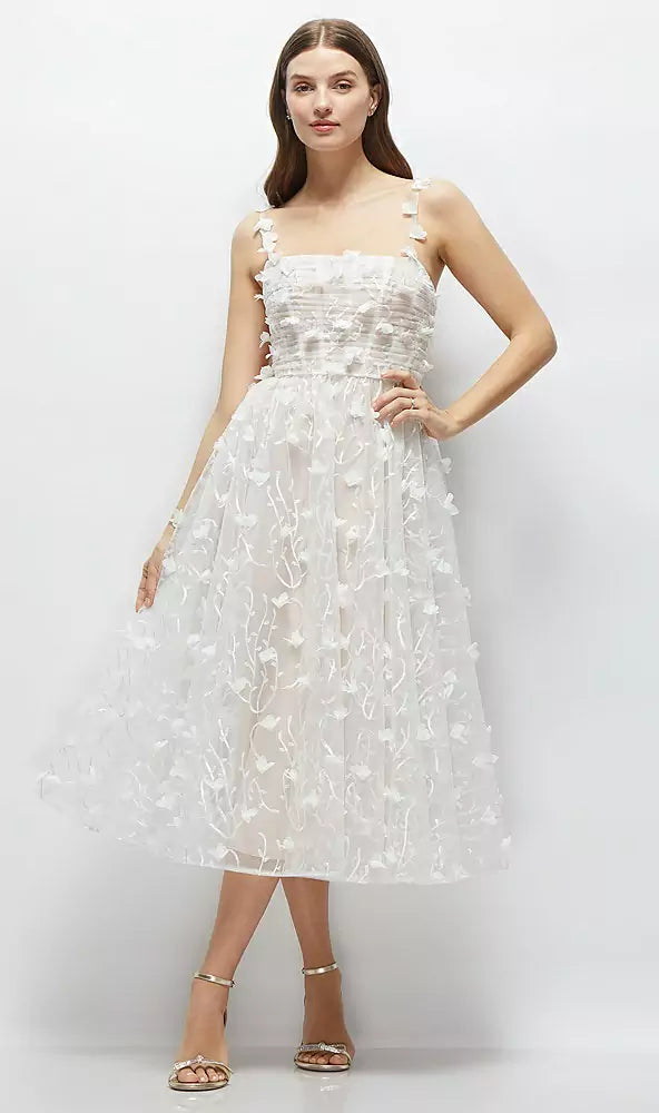 Vestido Bordado con Pétalos de Flores